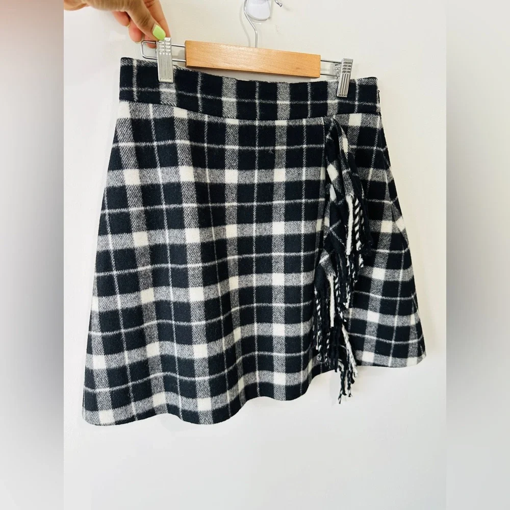 Kate Spade New York Rustic Mini Skirt With Cascading Fringe Size 2 NWOT